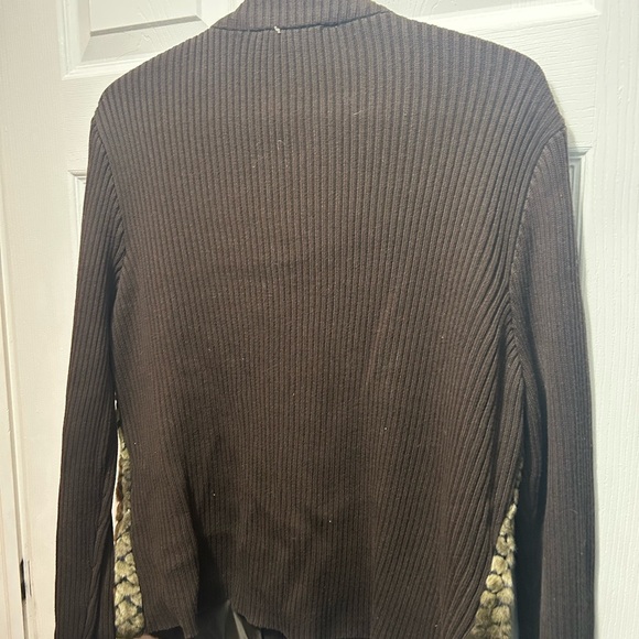 NYGARD - Picture 2 of 2